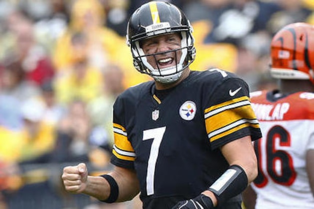 Pittsburgh Steelers quarterback Ben Roethlisberger (7) walks off the field after having a pass intended for Steelers wide receiver Antonio Brown broken up during the first half of an NFL football game against the Cincinnati Bengals in Pittsburgh, Sunday, Sept. 18, 2016. (AP Photo/Jared Wickerham)