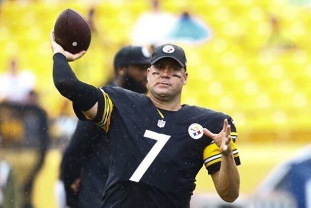 Pittsburgh Steelers quarterback Ben Roethlisberger (7) warms up before an NFL football game against the Cincinnati Bengals in Pittsburgh, Sunday, Sept. 18, 2016. (AP Photo/Jared Wickerham)