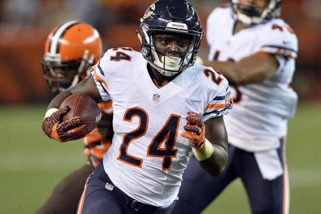 Sep 1, 2016; Cleveland, OH, USA; Chicago Bears running back Jordan Howard (24) runs the ball during the second half against the Cleveland Browns at FirstEnergy Stadium. The Bears won 21-7.  Mandatory Credit: Ken Blaze-USA TODAY Sports
