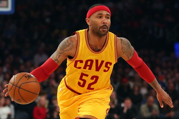 Mar 26, 2016; New York, NY, USA; Cleveland Cavaliers point guard Mo Williams (52) in action against the New York Knicks at Madison Square Garden. Mandatory Credit: Brad Penner-USA TODAY Sports