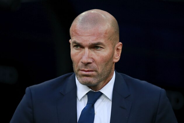 MADRID, SPAIN - SEPTEMBER 21: Coach Zinedine Zidane of Real Madrid CF looks on as he enters to the pitch prior to start the La Liga match between Real Madrid CF and Villarreal CF at Santiago Bernabeu stadium on September 21, 2016 in Madrid, Spain. (Photo by Gonzalo Arroyo Moreno/Getty Images)