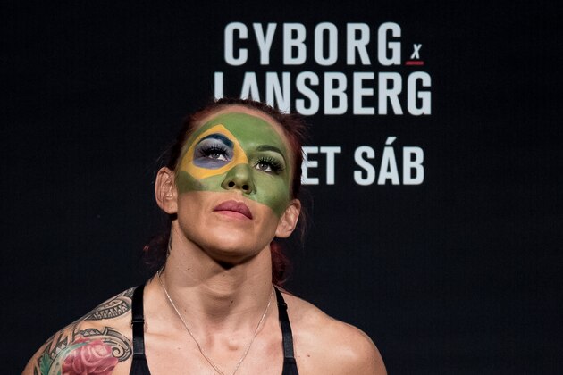 BRASILIA, BRAZIL - SEPTEMBER 23: Cris Cyborg of Brazil steps on the scale during the UFC Fight Night weigh-in at Nilson Nelson gymnasium on September 23, 2016 in Brasilia, Brazil. (Photo by Buda Mendes/Zuffa LLC/Zuffa LLC via Getty Images)