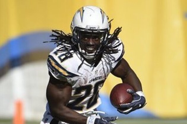 San Diego Chargers running back Melvin Gordon runs with the ball during the second half of an NFL football game against the Jacksonville Jaguars Sunday, Sept. 18, 2016, in San Diego. (AP Photo/Denis Poroy)