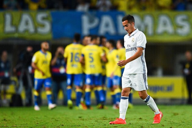 LAS PALMAS, SPAIN - SEPTEMBER 24:  Lucas Vzaquez of Real Madrid CF reacts dejected after Sergio Araujo of UD Las Palmas scored his team's second goal during the La Liga match between UD Las Palmas and Real Madrid CF on September 24, 2016 in Las Palmas, Spain.  (Photo by David Ramos/Getty Images)