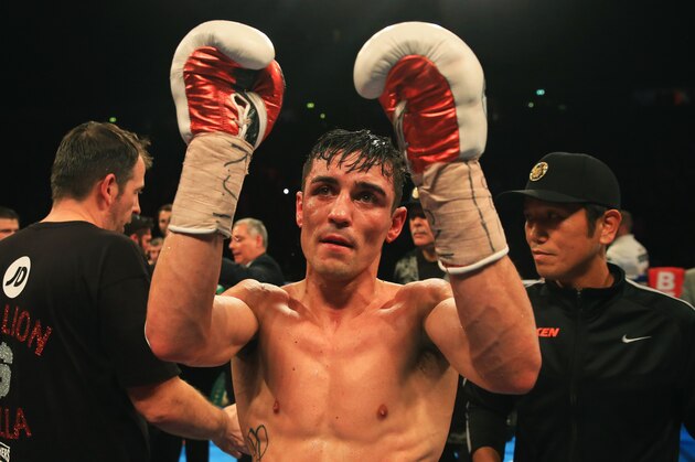 MANCHESTER, ENGLAND - SEPTEMBER 24:  Anthony Crolla salutes the crowd after defeat to Jorge Linares in their contest for WBA, WBC Diamond and Ring Magazine Lightweight World Titlesat Manchester Arena on September 24, 2016 in Manchester, England.  (Photo by Ben Hoskins/Getty Images)