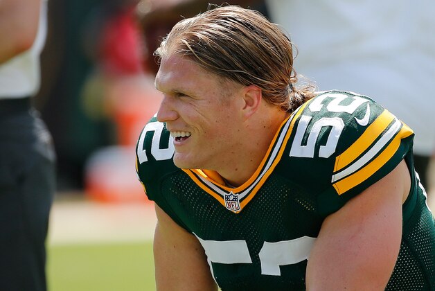 Sep 11, 2016; Jacksonville, FL, USA; Green Bay Packers inside linebacker Clay Matthews (52) works out prior to the game at EverBank Field. Mandatory Credit: Kim Klement-USA TODAY Sports