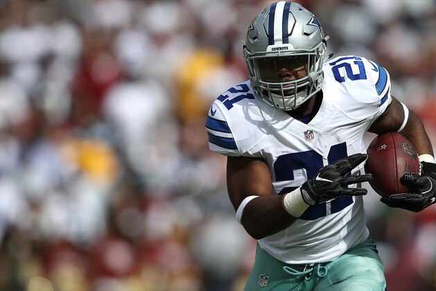 LANDOVER, MD - SEPTEMBER 18: Running back Ezekiel Elliott #21 of the Dallas Cowboys carries the ball against the Washington Redskins at FedExField on September 18, 2016 in Landover, Maryland. (Photo by Patrick Smith/Getty Images)