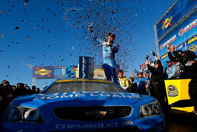LOUDON, NH - SEPTEMBER 25:  Kevin Harvick, driver of the #4 ditech Chevrolet, celebrates in Victory Lane after winning the NASCAR Sprint Cup Series Bad Boy Off Road 300 at New Hampshire Motor Speedway on September 25, 2016 in Loudon, New Hampshire.  (Photo by Jonathan Ferrey/Getty Images)