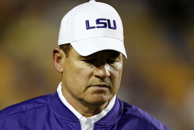 BATON ROUGE, LA - SEPTEMBER 10: Head coach Les Miles of the LSU Tigers reacts during a game at Tiger Stadium on September 10, 2016 in Baton Rouge, Louisiana. (Photo by Jonathan Bachman/Getty Images) BATON ROUGE, LA - SEPTEMBER 10: Head coach Les Miles of the LSU Tigers reacts during a game at Tiger Stadium on September 10, 2016 in Baton Rouge, Louisiana. (Photo by Jonathan Bachman/Getty Images)