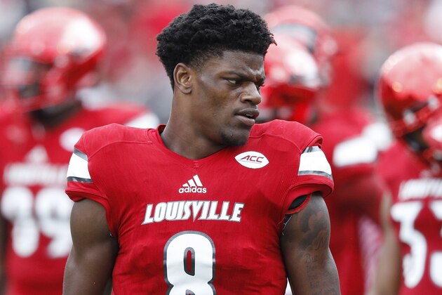 LOUISVILLE, KY - SEPTEMBER 17: Lamar Jackson #8 of the Louisville Cardinals looks on against the Florida State Seminoles during the game at Papa John's Cardinal Stadium on September 17, 2016 in Louisville, Kentucky. Louisville defeated Florida State 63-20. (Photo by Joe Robbins/Getty Images)