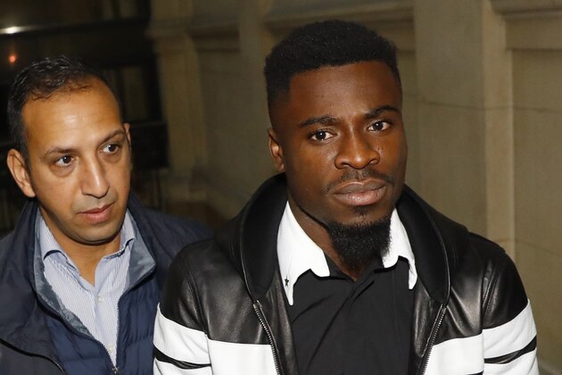 Paris Saint-Germain's defender Serge Aurier arrives to the Paris courthouse early on September 26, 2016 to answer a charge of elbowing a police officer.
The 23-year-old Ivory Coast international, accused of assaulting a police officer after he was stopped in May 2016 when leaving a Parisian nightclub in the early hours of the morning, was sentenced to two months in prison on September 26, 2016. / AFP / PATRICK KOVARIK (Photo credit should read PATRICK KOVARIK/AFP/Getty Images) Paris Saint-Germain's defender Serge Aurier arrives to the Paris courthouse early on September 26, 2016 to answer a charge of elbowing a police officer.
The 23-year-old Ivory Coast international, accused of assaulting a police officer after he was stopped in May 2016 when leaving a Parisian nightclub in the early hours of the morning, was sentenced to two months in prison on September 26, 2016. / AFP / PATRICK KOVARIK (Photo credit should read PATRICK KOVARIK/AFP/Getty Images)