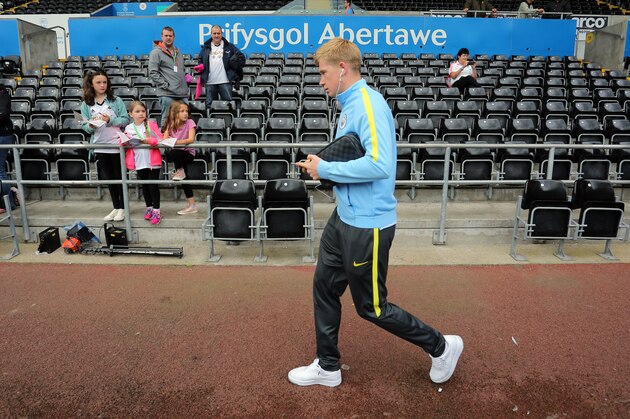 SWANSEA, WALES - SEPTEMBER 24: Kevin De Bruyne of Manchester City arrives prior to the Premier League match between Swansea City and Manchester City at The Liberty Stadium on September 24, 2016 in Swansea, Wales. (Photo by Athena Pictures/Getty Images)