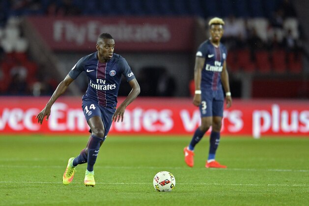 PARIS, FRANCE - SEPTEMBER 20:  Blaise Matuidi of Paris Saint-Germain runs with the ball during the Ligue 1 match between Paris Saint-Germain and Dijon FCO at Parc des Princes on September 20, 2016 in Paris, France.  (Photo by Aurelien Meunier/Getty Images)