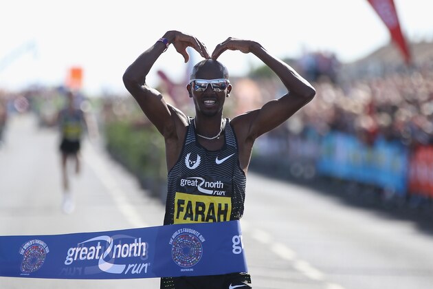 NEWCASTLE UPON TYNE, ENGLAND - SEPTEMBER 11:  Mo Farah of Britain celebrates winning The Great North Run on September 11, 2016 in Newcastle upon Tyne, England.  (Photo by Nigel Roddis/Getty Images for Nike)