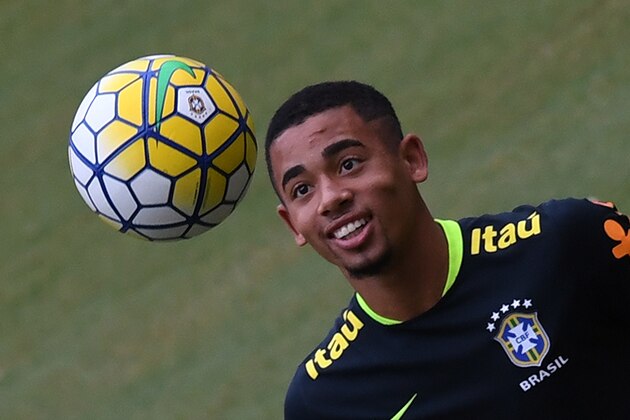 Brazil's player Gabriel Jesus takes part in a training session on September 5, 2016 at the Arena Amazonia stadium in Manaus, Brazil, on the eve of their Russia 2018 World Cup football qualifier match against Colombia. / AFP / VANDERLEI ALMEIDA        (Photo credit should read VANDERLEI ALMEIDA/AFP/Getty Images)