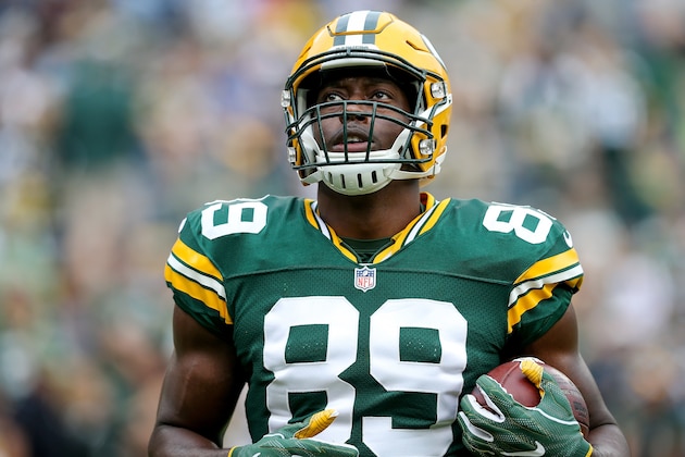 GREEN BAY, WI - SEPTEMBER 25:  Jared Cook #89 of the Green Bay Packers warms up before the game against the Detroit Lions at Lambeau Field on September 25, 2016 in Green Bay, Wisconsin. (Photo by Dylan Buell/Getty Images)