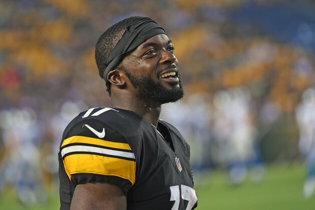 PITTSBURGH, PA - AUGUST 12: Wide receiver Eli Rogers #17 of the Pittsburgh Steelers looks on from the sideline during a National Football League preseason game against the Detroit Lions at Heinz Field on August 12, 2016 in Pittsburgh, Pennsylvania. The Lions defeated the Steelers 30-17. (Photo by George Gojkovich/Getty Images)