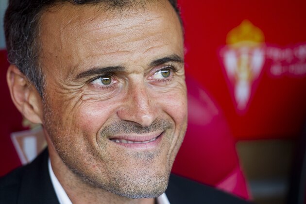 GIJON, SPAIN - SEPTEMBER 24:  Head coach Luis Enrique of FC Barcelona looks on prior to the start the La Liga match between Real Sporting de Gijon and FC Barcelona at Estadio El Molinon on September 24, 2016 in Gijon, Spain.  (Photo by Juan Manuel Serrano Arce/Getty Images)