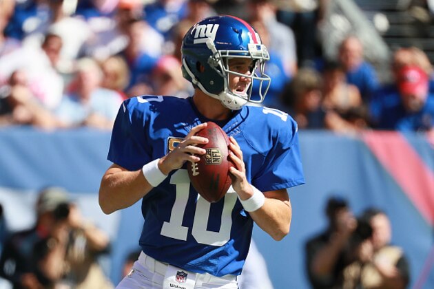 EAST RUTHERFORD, NJ - SEPTEMBER 25:  Eli Manning
