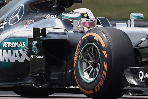 Mercedes AMG Petronas F1 Team's British driver Lewis Hamilton drives during the second practice session of the Formula One Malaysian Grand Prix in Sepang on September 30, 2016.  / AFP / MOHD RASFAN        (Photo credit should read MOHD RASFAN/AFP/Getty Images)