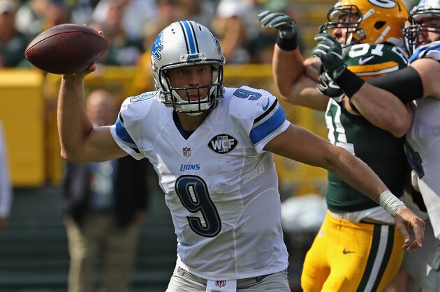 GREEN BAY, WI - SEPTEMBER 25:  Matthew Stafford #9 of the Detroit Lions passes against the Green Bay Packers at Lambeau Field on September 25, 2016 in Green Bay, Wisconsin. The Packers defeated the Lions 34-27.  (Photo by Jonathan Daniel/Getty Images)