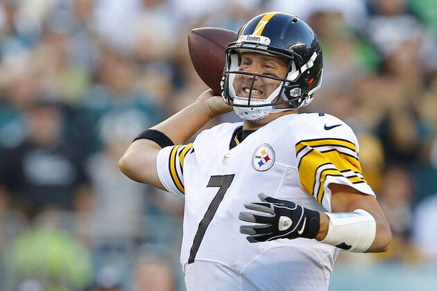 PHILADELPHIA, PA - SEPTEMBER 25:  Quarterback  Ben Roethlisberger #7 of the Pittsburgh Steelers looks to pass against the Philadelphia Eagles in the third quarter at Lincoln Financial Field on September 25, 2016 in Philadelphia, Pennsylvania.  (Photo by Rich Schultz/Getty Images)