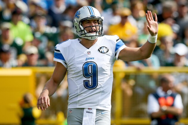 GREEN BAY, WI - SEPTEMBER 25:  Matthew Stafford #9 of the Detroit Lions calls out a play in the first quarter against the Green Bay Packers at Lambeau Field on September 25, 2016 in Green Bay, Wisconsin. (Photo by Dylan Buell/Getty Images)