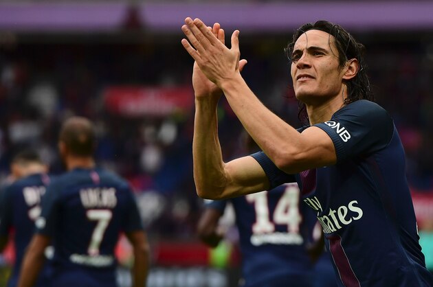 Paris Saint-Germain's Uruguayan forward Edinson Cavani celebrates his goal during the French L1 football match between Paris Saint-Germain and Bordeaux at the Parc des Princes stadium in Paris on October 1, 2016.  / AFP / FRANCK FIFE        (Photo credit should read FRANCK FIFE/AFP/Getty Images)
