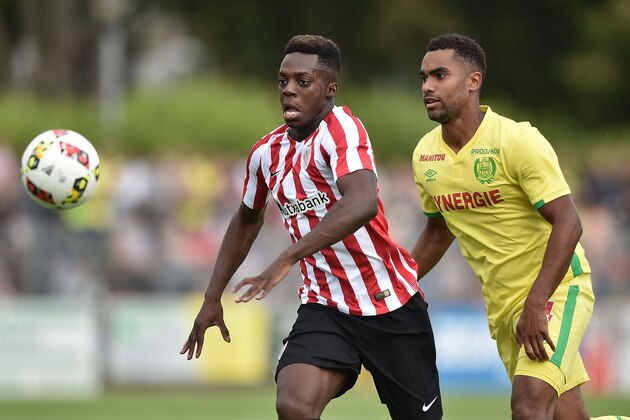 Athletic Bilbao's Spanish forward Inaki Williams (L) vies with Nantes' French defender Levy Djidji during the friendly football match between Nantes (FCN) and Athletico Bilbao on July 30, 2016 in Saint-Nazaire, western France. / AFP / JEAN-SEBASTIEN EVRARD        (Photo credit should read JEAN-SEBASTIEN EVRARD/AFP/Getty Images)