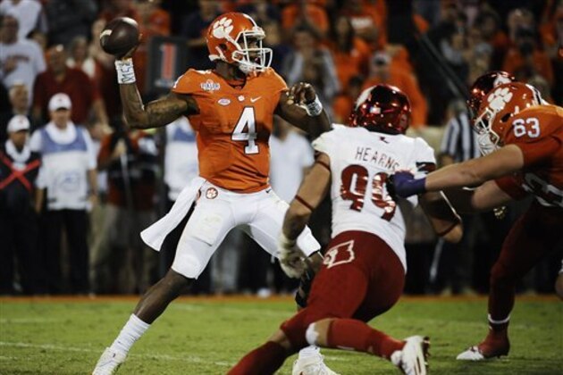Clemson quarterback Deshaun Watson (4) throws against Louisville during the second half of an NCAA college football game on Saturday, Oct. 1, 2016, in Clemson, S.C. Clemson won 42-36. (AP Photo/Rainier Ehrhardt)
