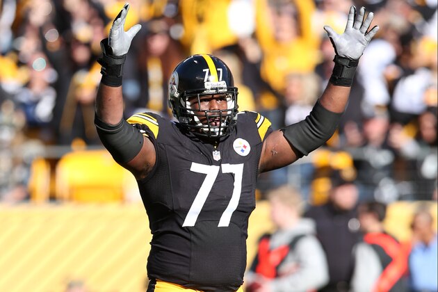 PITTSBURGH, PA - NOVEMBER 8:  Marcus Gilbert #77 of the Pittsburgh Steelers celebrates during the game against the Oakland Raiders at Heinz Field on November 8, 2015 in Pittsburgh, Pennsylvania.  The Steelers defeated the Raiders 38-35.  (Photo by Rob Leiter via Getty Images)