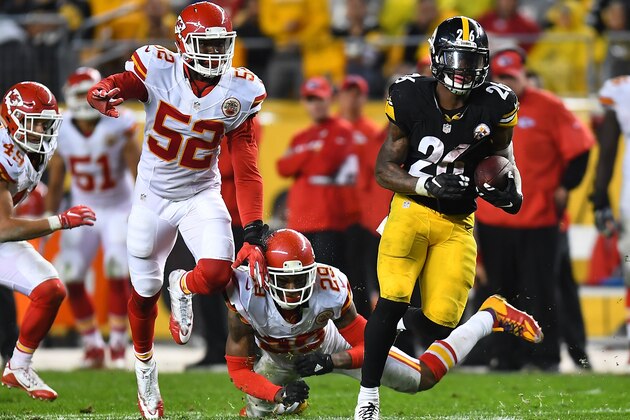 PITTSBURGH, PA - OCTOBER 02:  Le'Veon Bell #26 of the Pittsburgh Steelers rushes against the Kansas City Chiefs in the second half during the game at Heinz Field on October 2, 2016 in Pittsburgh, Pennsylvania. (Photo by Joe Sargent/Getty Images)