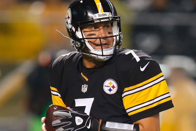 PITTSBURGH, PA - OCTOBER 02:  Ben Roethlisberger #7 of the Pittsburgh Steelers drops back to pass in the first half during the game against the Kansas City Chiefs at Heinz Field on October 2, 2016 in Pittsburgh, Pennsylvania. (Photo by Justin K. Aller/Getty Images)