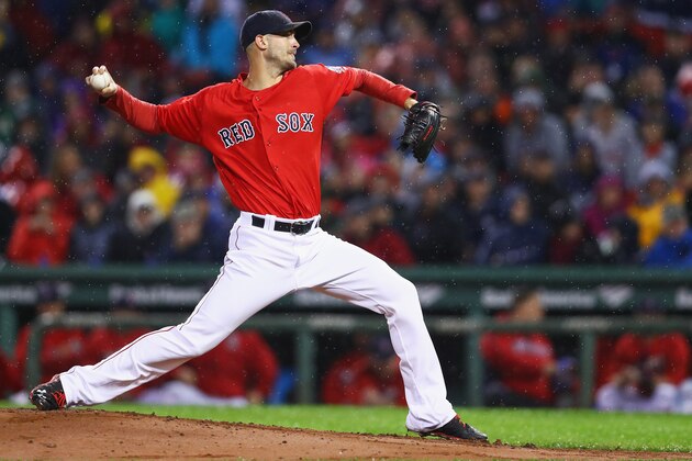 BOSTON, MA - SEPTEMBER 30: Rick Porcello #22 of the Boston Red Sox pitches against the Toronto Blue Jays during the second inning at Fenway Park on September 30, 2016 in Boston, Massachusetts. (Photo by Maddie Meyer/Getty Images) BOSTON, MA - SEPTEMBER 30: Rick Porcello #22 of the Boston Red Sox pitches against the Toronto Blue Jays during the second inning at Fenway Park on September 30, 2016 in Boston, Massachusetts. (Photo by Maddie Meyer/Getty Images)