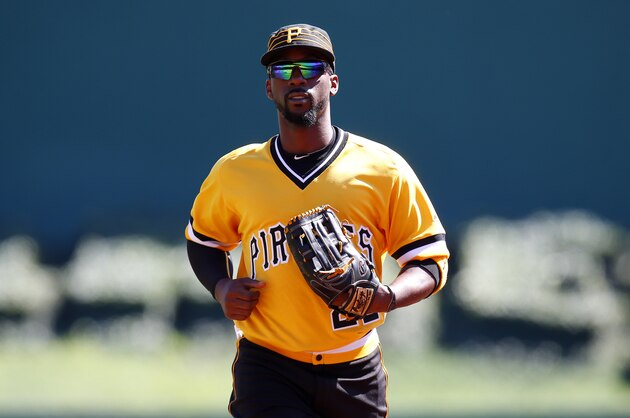 PITTSBURGH, PA - SEPTEMBER 25:  Andrew McCutchen #22 of the Pittsburgh Pirates in action during the game against the Washington Nationals at PNC Park on September 25, 2016 in Pittsburgh, Pennsylvania.  (Photo by Justin K. Aller/Getty Images)