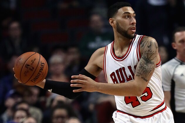 CHICAGO, IL - OCTOBER 03: Denzel Valentine #45 of the Chicago Bulls looks to pass against the Milwaukee Bucks during a preseason game at the United Center on October 3, 2016 in Chicago, Illinois. (Photo by Jonathan Daniel/Getty Images)