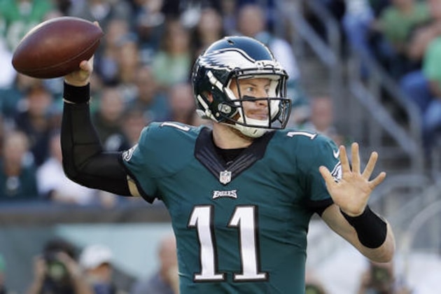 Philadelphia Eagles' Carson Wentz passes during the first half of an NFL football game against the Pittsburgh Steelers, Sunday, Sept. 25, 2016, in Philadelphia. (AP Photo/Chris Szagola)