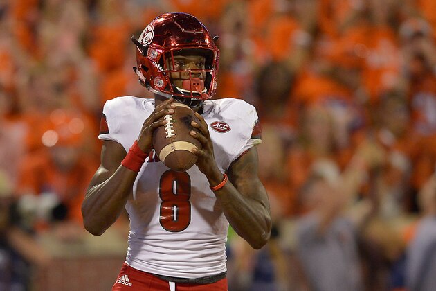 CLEMSON, SC - OCTOBER 01:  Lamar Jackson #8 of the Louisville Cardinals attempts a pass against the Clemson Tigers during the first quarter at Memorial Stadium on October 1, 2016 in Clemson, South Carolina.  (Photo by Grant Halverson/Getty Images)