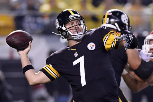 Pittsburgh Steelers quarterback Ben Roethlisberger (7) passes during the first half of an NFL football game against the Kansas City Chiefs in Pittsburgh, Sunday, Oct. 2, 2016. (AP Photo/Don Wright)