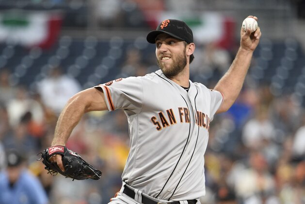 SAN DIEGO, CALIFORNIA - SEPTEMBER 24:  Madison Bumgarner #40 of the San Francisco Giants pitches during the second inning of a baseball game against the San Diego Padres at PETCO Park on September 24, 2016 in San Diego, California.  (Photo by Denis Poroy/Getty Images)