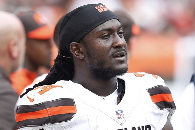 CLEVELAND, OH - SEPTEMBER 18: Isaiah Crowell #34 of the Cleveland Browns looks on against the Baltimore Ravens during the game at FirstEnergy Stadium on September 18, 2016 in Cleveland, Ohio. The Ravens defeated the Browns 25-20. (Photo by Joe Robbins/Getty Images)