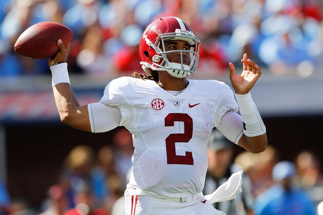 OXFORD, MS - SEPTEMBER 17:  Jalen Hurts #2 of the Alabama Crimson Tide throws a pass against the Mississippi Rebels at Vaught-Hemingway Stadium on September 17, 2016 in Oxford, Mississippi.  (Photo by Kevin C. Cox/Getty Images)