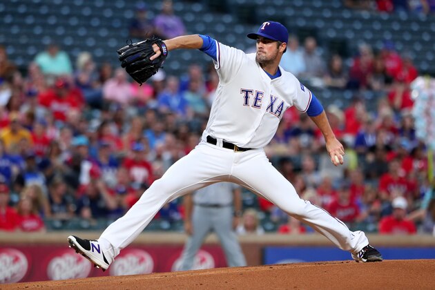 ARLINGTON, TX - SEPTEMBER 28:  Cole Hamels #35 of the Texas Rangers pitches against the Milwaukee Brewers in the top of the first inning at Globe Life Park in Arlington on September 28, 2016 in Arlington, Texas.  (Photo by Tom Pennington/Getty Images)