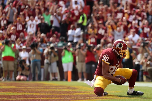 LANDOVER, MD - OCTOBER 2: Tight end Jordan Reed #86 of the Washington Redskins celebrates after scoring a first quarter touchdown against the Cleveland Browns at FedExField on October 2, 2016 in Landover, Maryland. (Photo by Patrick Smith/Getty Images)