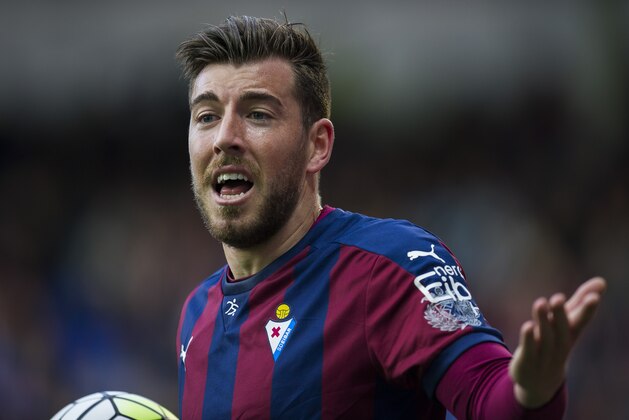 EIBAR, SPAIN - APRIL 03:  Sergi Enrich of SD Eibar reacts during the La Liga match between SD Eibar and Villarreal CF at Ipurua Municipal Stadium on April 3, 2016 in Eibar, Spain.  (Photo by Juan Manuel Serrano Arce/Getty Images)