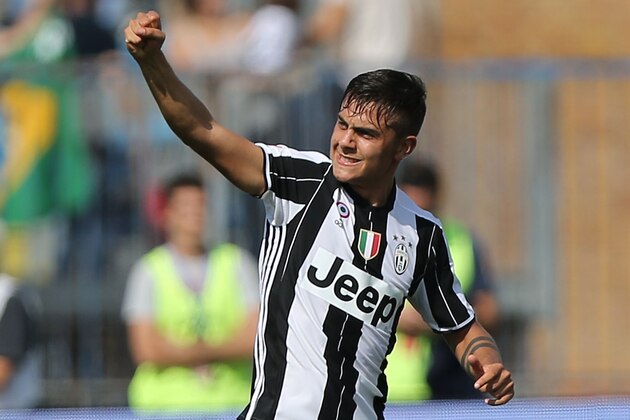EMPOLI, ITALY - OCTOBER 02: Paulo Dybala of Juventus FC celebrates after scoring a goal during the Serie A match between Empoli FC and Juventus FC at Stadio Carlo Castellani on October 2, 2016 in Empoli, Italy.  (Photo by Gabriele Maltinti/Getty Images)