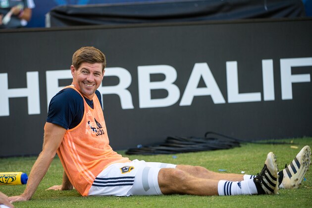 CARSON, CA - SEPTEMBER 25: Steven Gerrard #8 of Los Angeles Galaxy during Los Angeles Galaxy's MLS match against Seattle Sounders at the StubHub Center on September 25, 2016 in Carson, California.  The Seattle Sounders won the match 4-2. (Photo by Shaun Clark/Getty Images)