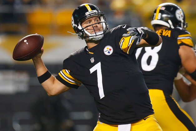 PITTSBURGH, PA - OCTOBER 02:  Ben Roethlisberger #7 of the Pittsburgh Steelers drops back to pass in the first half during the game against the Kansas City Chiefs at Heinz Field on October 2, 2016 in Pittsburgh, Pennsylvania. (Photo by Justin K. Aller/Getty Images)