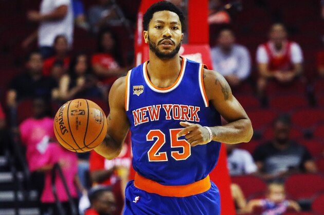 HOUSTON, TX - OCTOBER 04:  Derrick Rose #25 of the New York Knicks takes the basketball up the court during their game against the Houston Rockets at the Toyota Center on October 4, 2016 in Houston, Texas. NOTE TO USER: User expressly acknowledges and agrees that, by downloading and or using this Photograph, user is consenting to the terms and conditions of the Getty Images License Agreement.  (Photo by Scott Halleran/Getty Images)