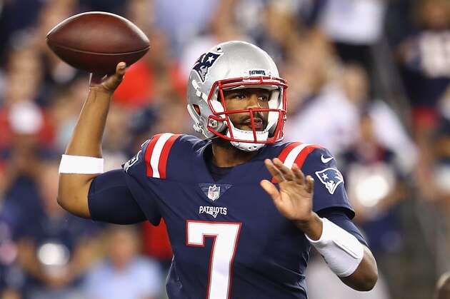 FOXBORO, MA - SEPTEMBER 22:  Jacoby Brissett #7 of the New England Patriots throws a pass during the first half against the Houston Texans at Gillette Stadium on September 22, 2016 in Foxboro, Massachusetts.  (Photo by Tim Bradbury/Getty Images)